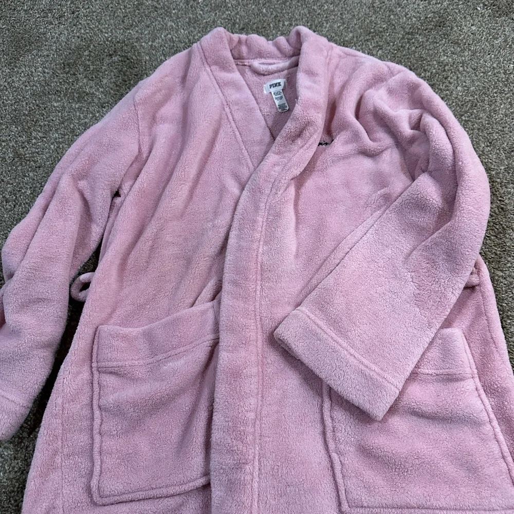 PINK Victoria's Secret Soft Pink Fleece Robe- short - Picture 7 of 8